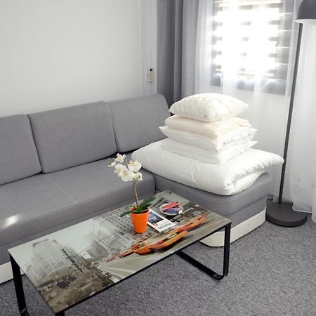 Апартаменты Work & Sleep Пясечно Экстерьер фото